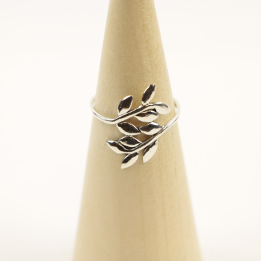 Ring zilver Mt. 6/52 olijftak 20mm E05