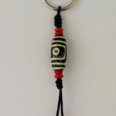 Tibetaanse Sleutelhanger, kunststof, DZI zwart/rood