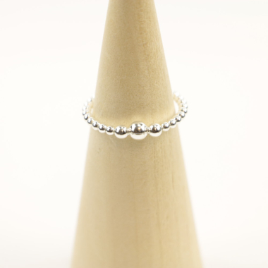 Ring zilver Mt. 7/55 bolletjes E01