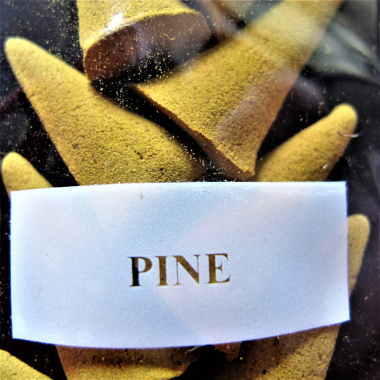 Wierook, 10 kegeltjes, Pine