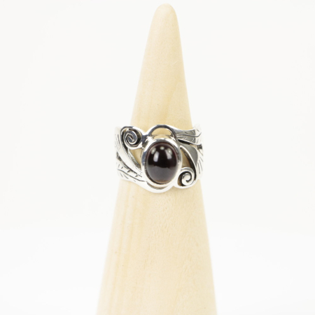 Ring zilver Mt. 7/55 Granaat HAS33