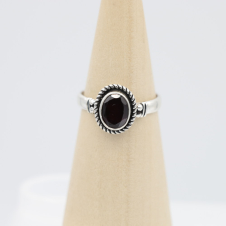 Ring zilver Mt. 7/55 Granaat MQS7