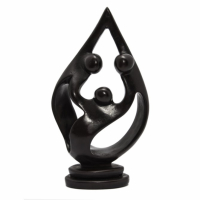 Beeld polystone dansen samen bruin