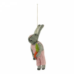 Hanger vilt konijn met wortel